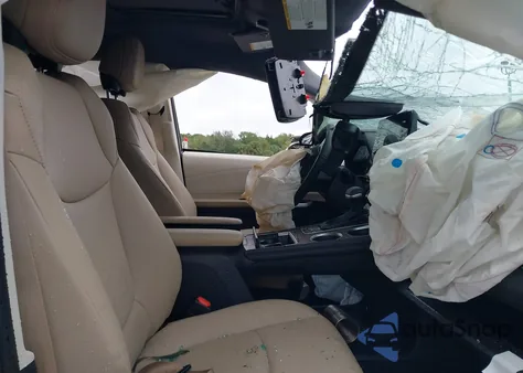 2024 Toyota Sienna Xle z USA, uszkodzony, nr VIN 5TDYRKEC2RS220855